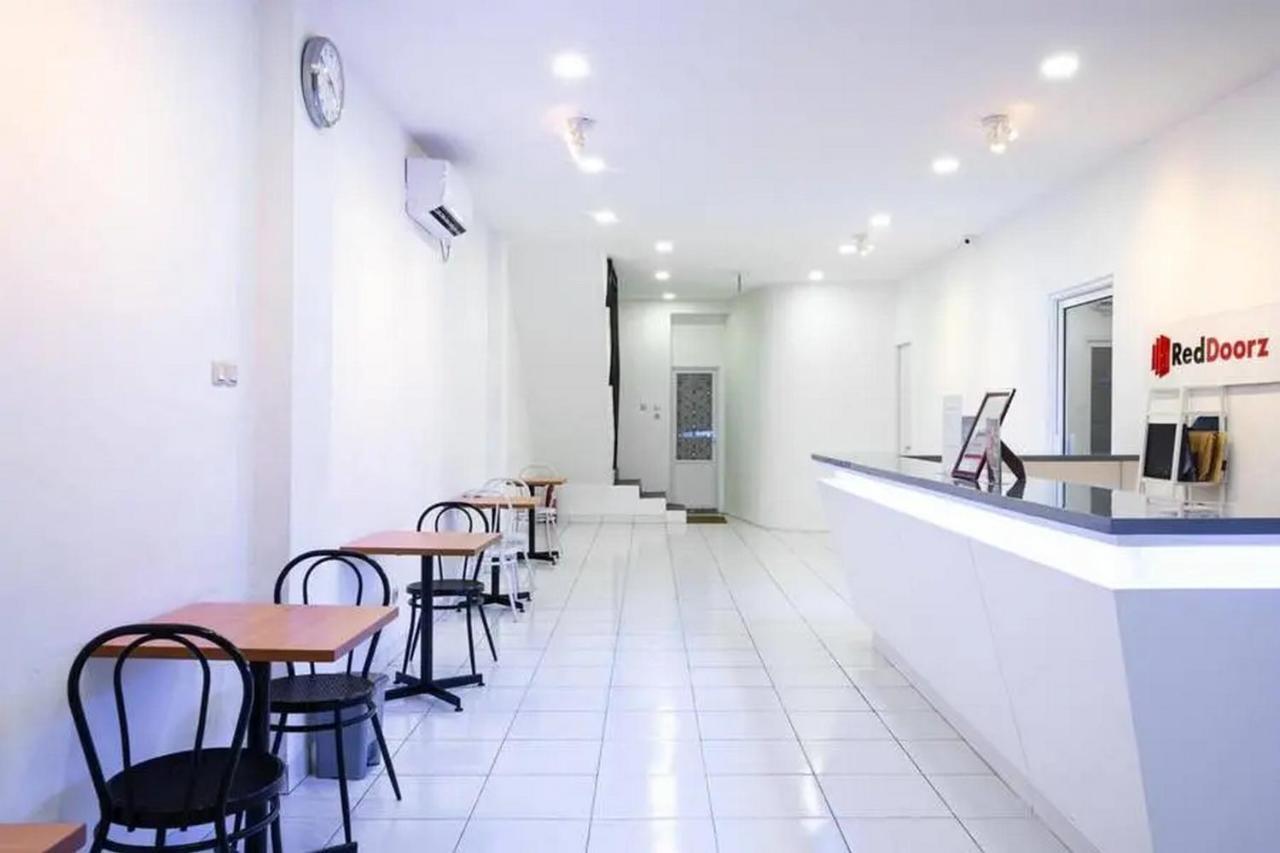 Reddoorz Hostel Near Taman Puring Jakarta Eksteriør billede