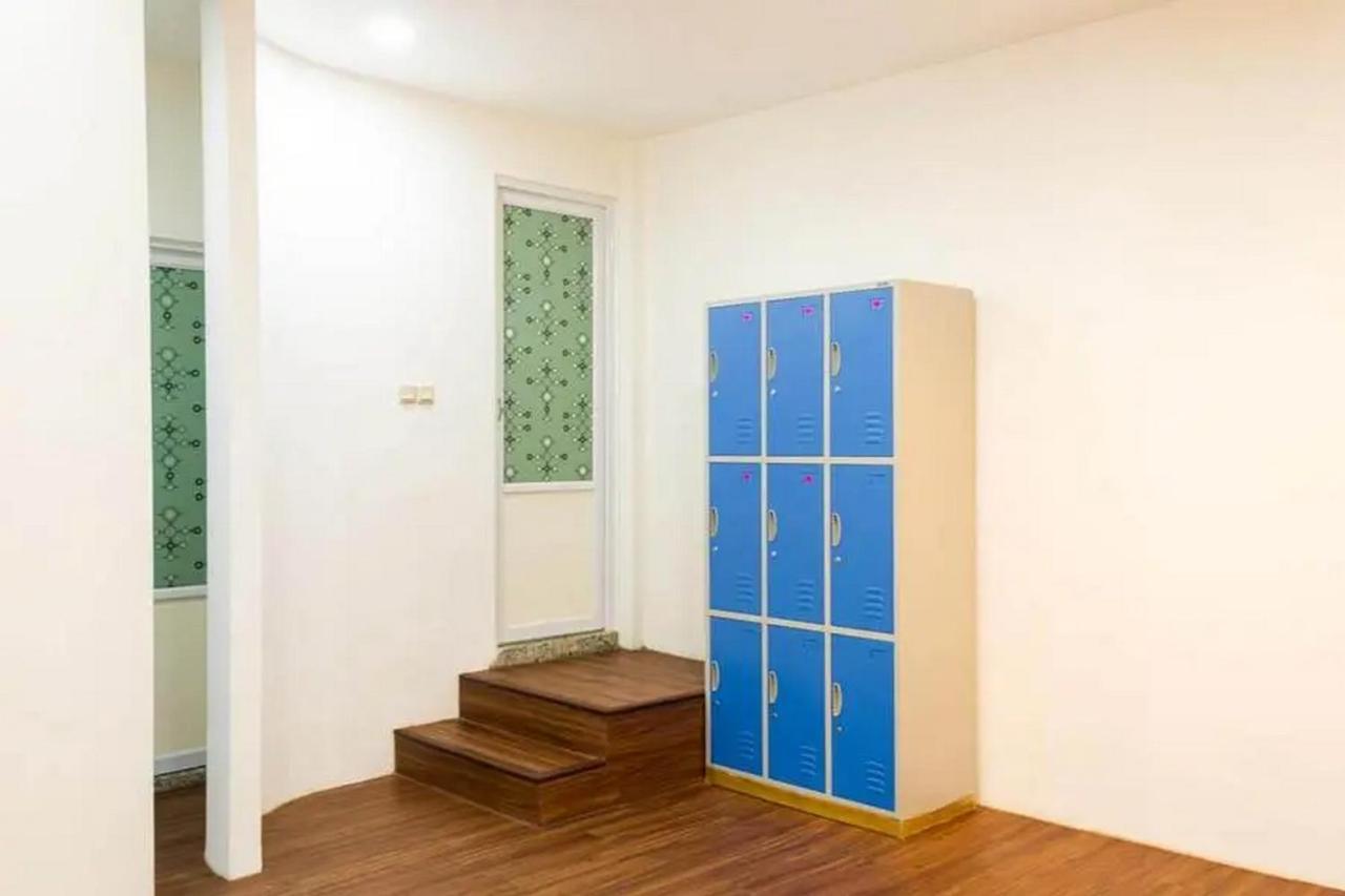 Reddoorz Hostel Near Taman Puring Jakarta Eksteriør billede